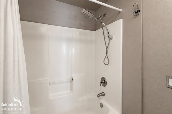 Building Photo - Modern 1Bdm 1Ba Unfurnished Loft-Style Home with Open Concept Living!
