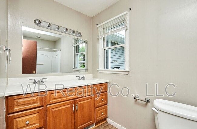 Building Photo - 2928 Vine St