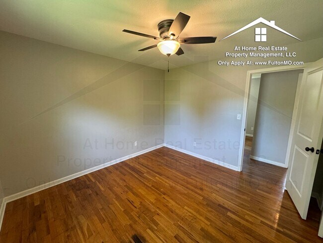 Building Photo - 1304 Bradley Ln