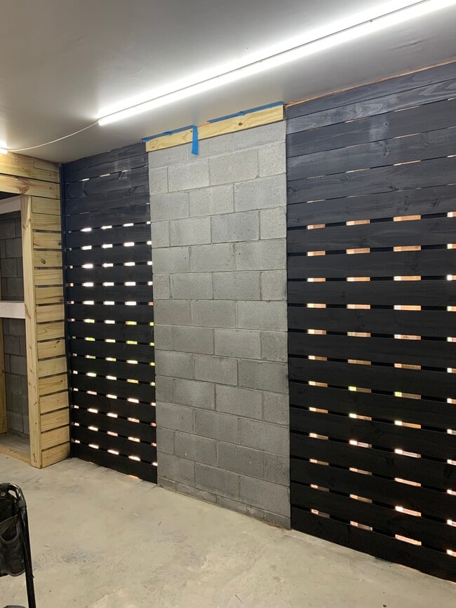 Building Photo - 598 McLernon Trce