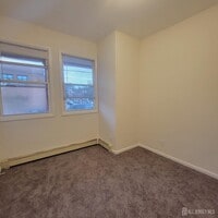 Building Photo - 195 George St