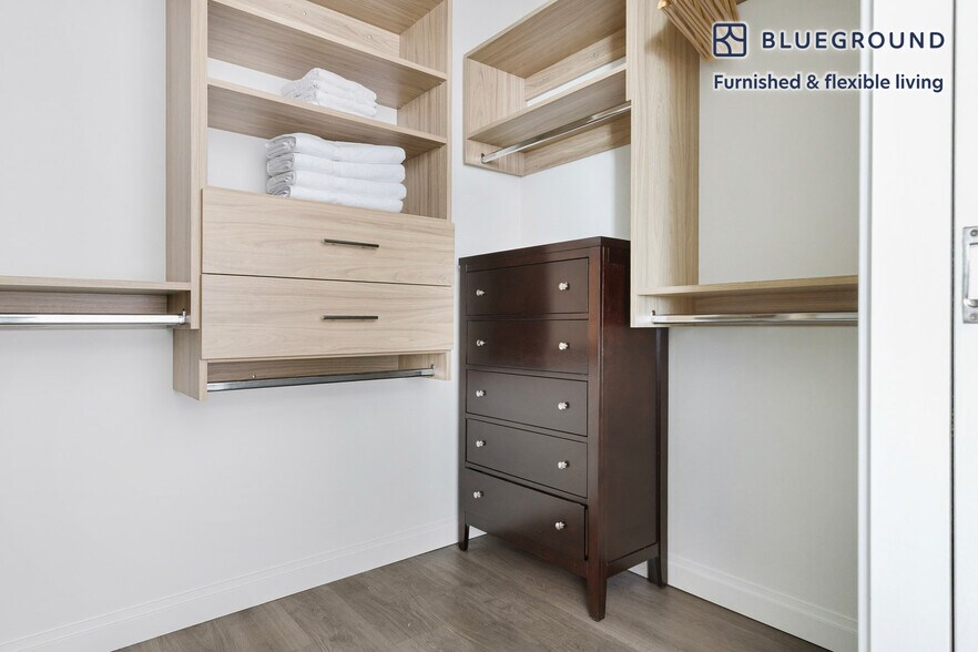 Building Photo - 1000 S Michigan Ave