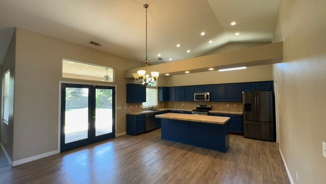 Building Photo - Beautiful Home for Rent in NW Shannon Ranch