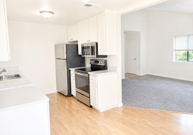 Building Photo - 2701 Harvest Ln