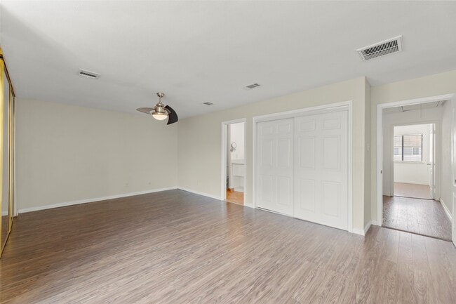 Building Photo - 2329 Briarwest Blvd