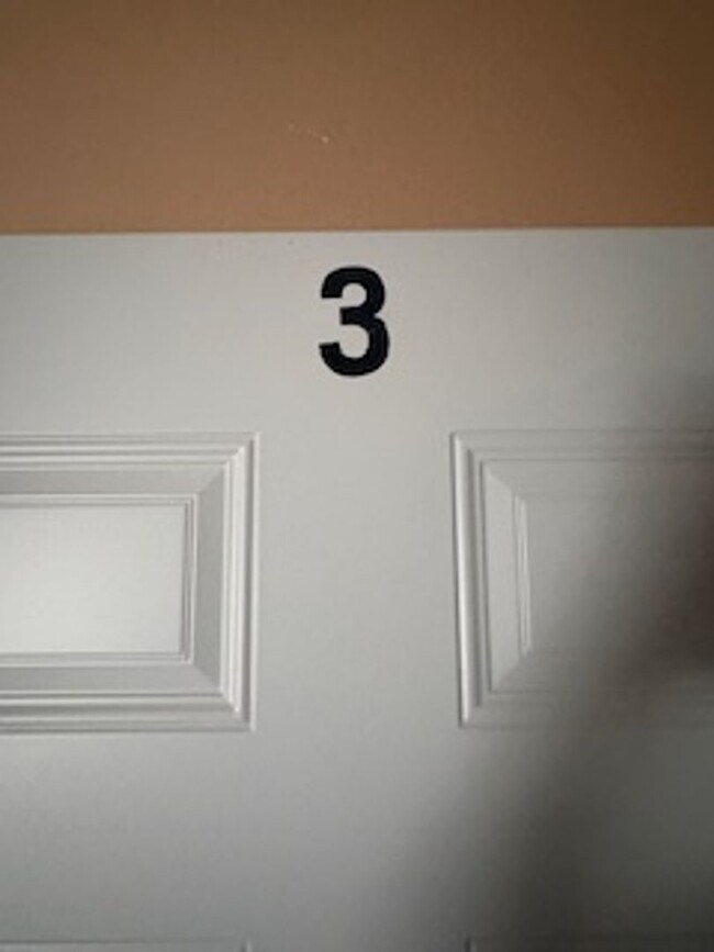 Building Photo - 303 Franklin St