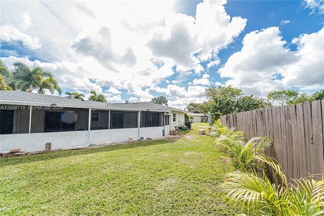 Building Photo - 8107 NW 74th Ave