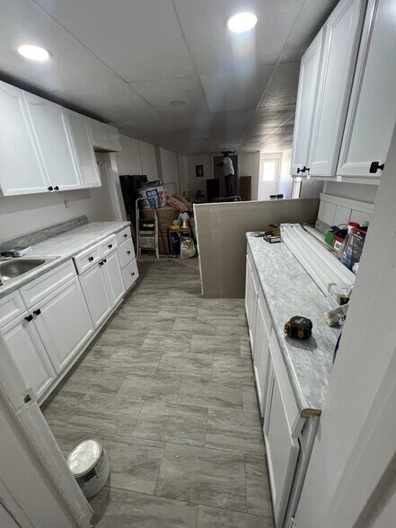 kitchen - 1 W Hanover St