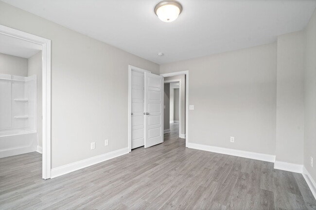 Building Photo - 1305 Dodd St