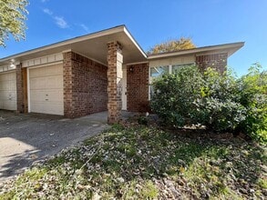 Building Photo - ***5905 B Sara Street***