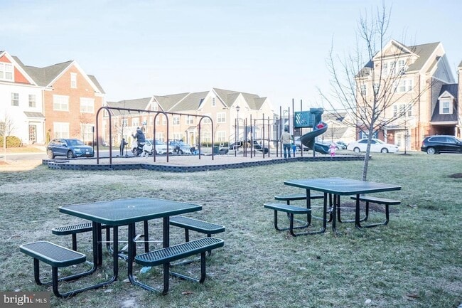 Building Photo - 42592 Sunset Ridge Square