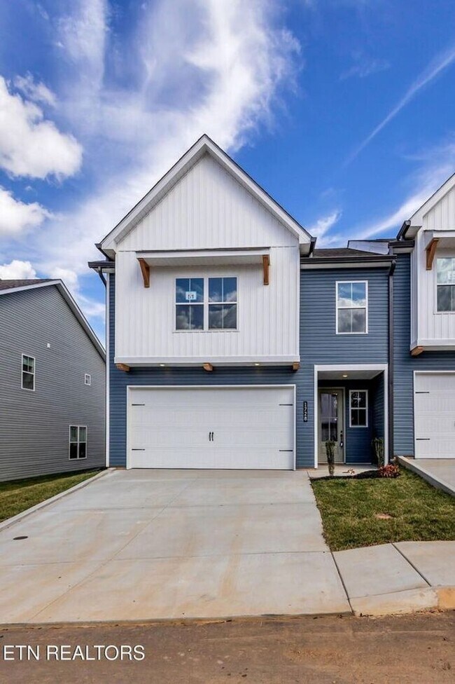 Building Photo - 3 bedroom 2.5 bath Cosmo Floorplan at Andes Hill