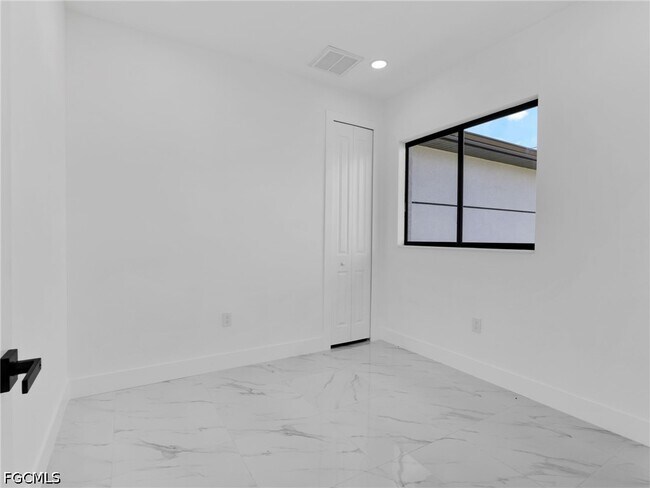Building Photo - 3417 8th St SW