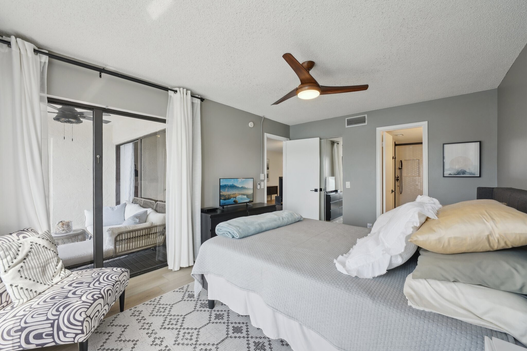 Master bedroom - 6277 Bahia del Mar Blvd