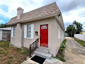 Building Photo - 4701 13th Ave S