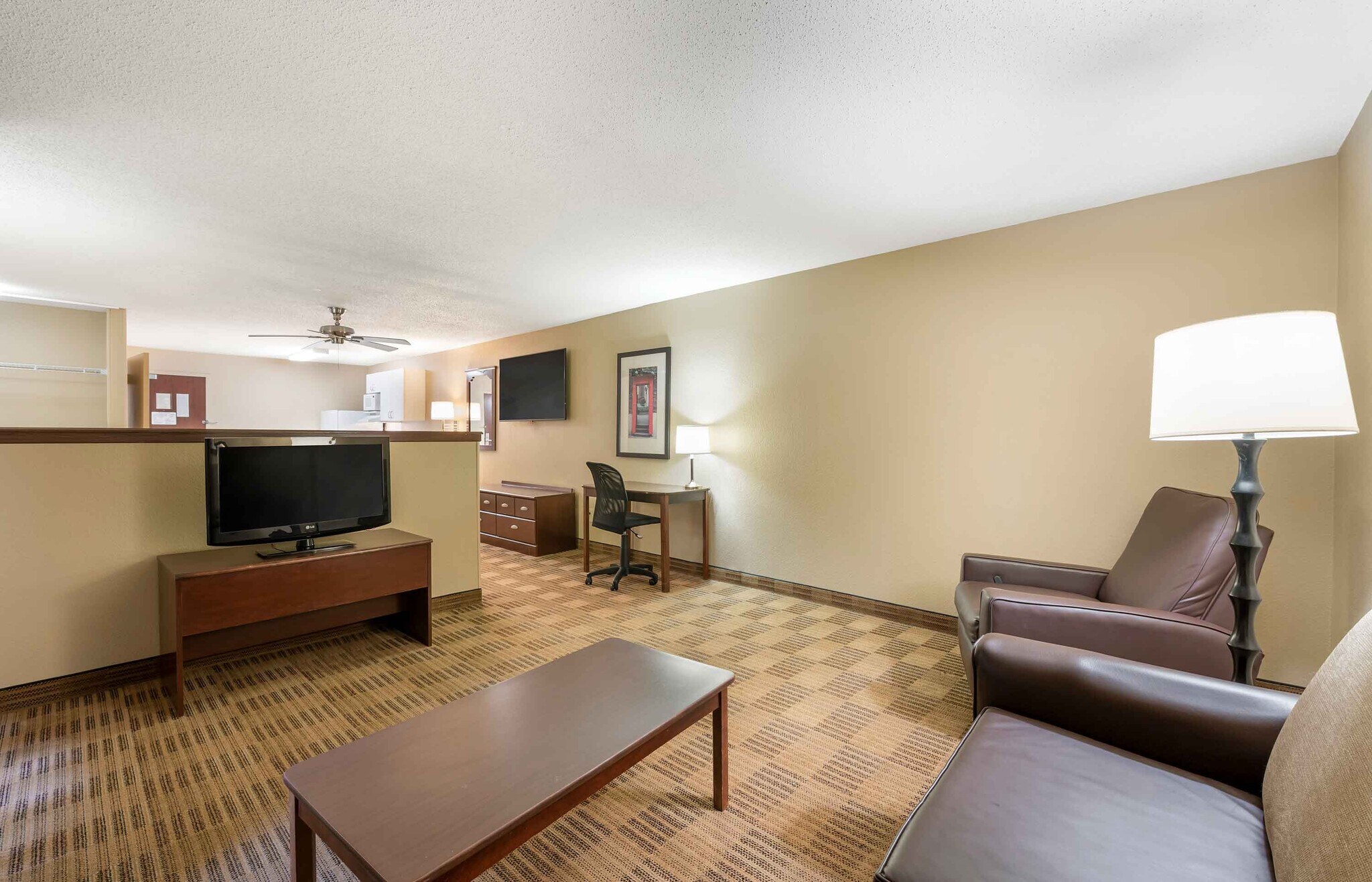 Building Photo - Furnished Studio-Colorado Springs - West