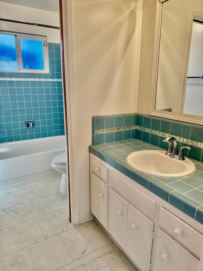 Building Photo - 4214 Zephyr Way