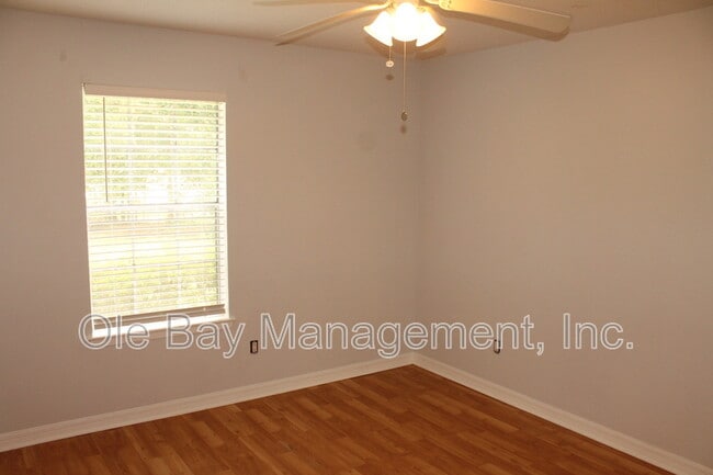 Building Photo - 1813 E Oakado Dr