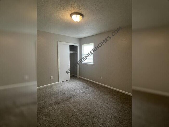 Building Photo - 11301 Donnie Dr