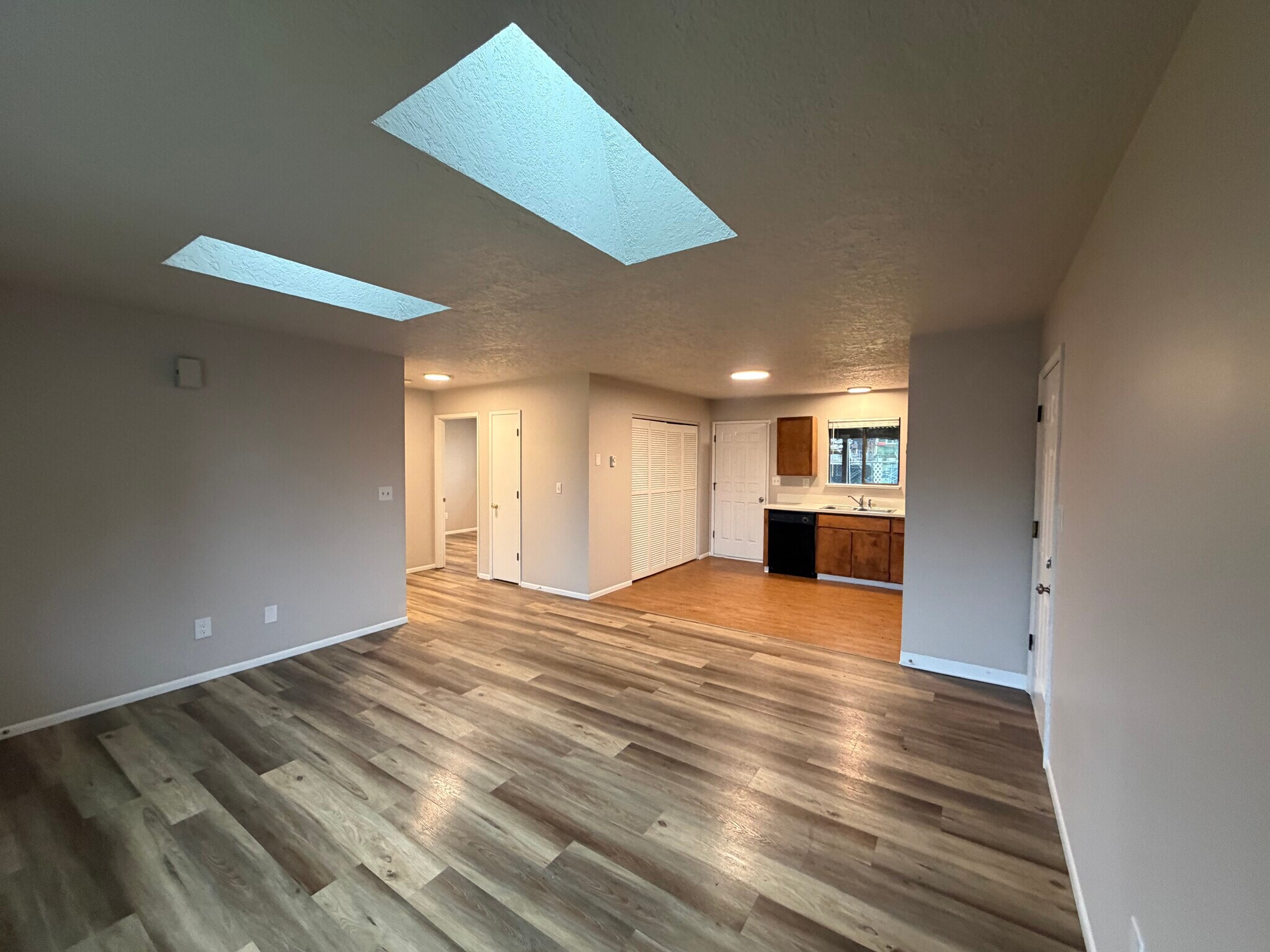 Building Photo - 2 Burdick Pl