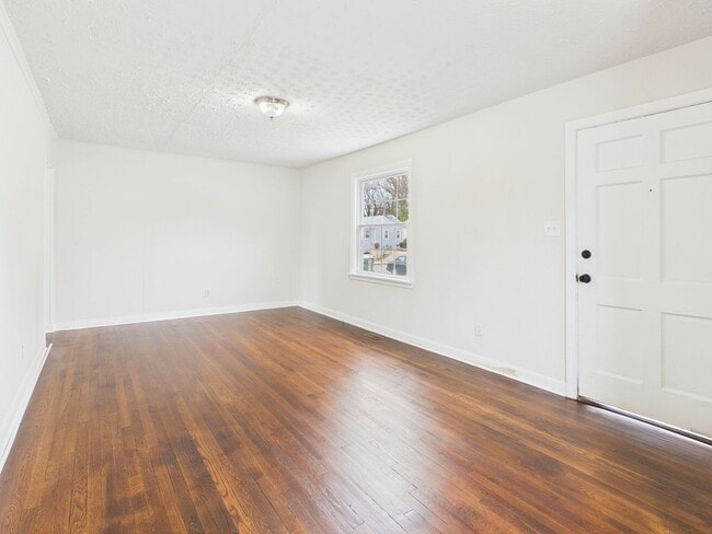 Building Photo - 2609 Harold Ave