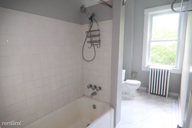 Building Photo - 1 br, 1 bath Apartment - 3970 Falls Road