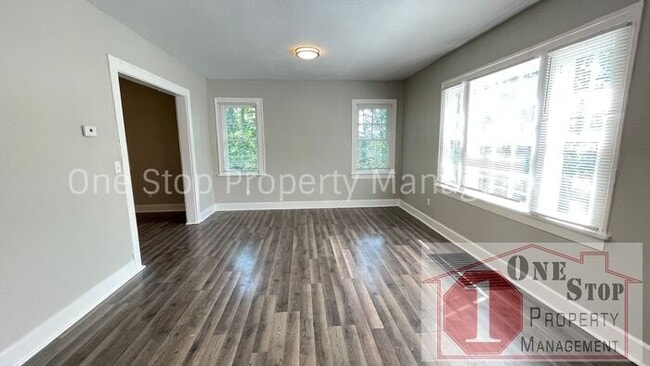 Building Photo - Beautiful 3 Bedroom 1 Bathroom Home in Kan...