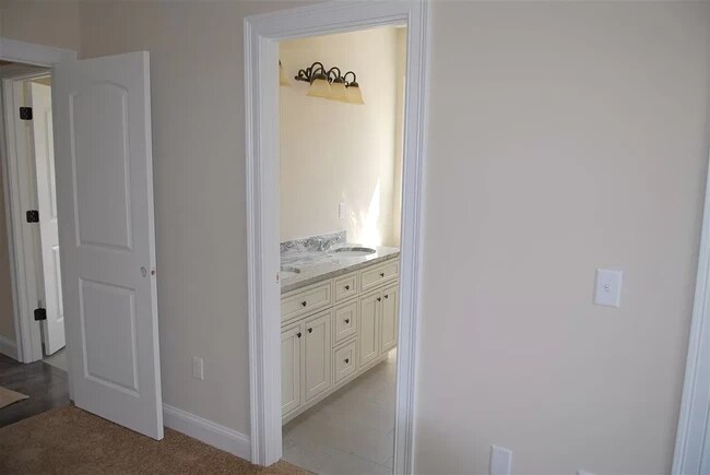 Building Photo - 61 Webster St