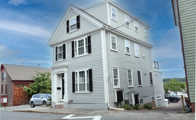 Building Photo - 38 Central St