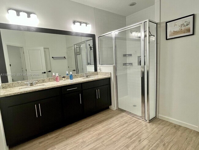 Building Photo - 1034 Chelan Falls Dr