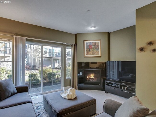 Building Photo - 2 Bedroom 2.5 Bathroom with 2 Tandem Car garage ~ Convenient Cedar Mill Location Near St. Vincent...