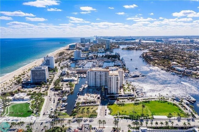 Building Photo - 101 S Fort Lauderdale Beach Blvd