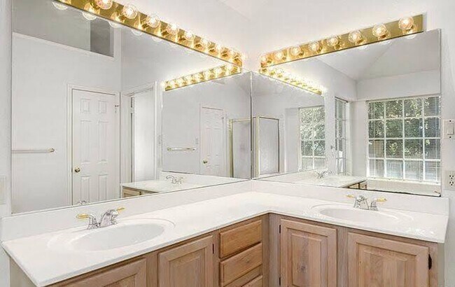 Building Photo - One Story With Open Floor Plan and Beautiful Oak Trees