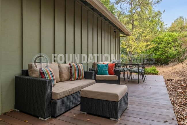 Building Photo - Tranquil Corte Madera Townhouse! DECK! 2 C...