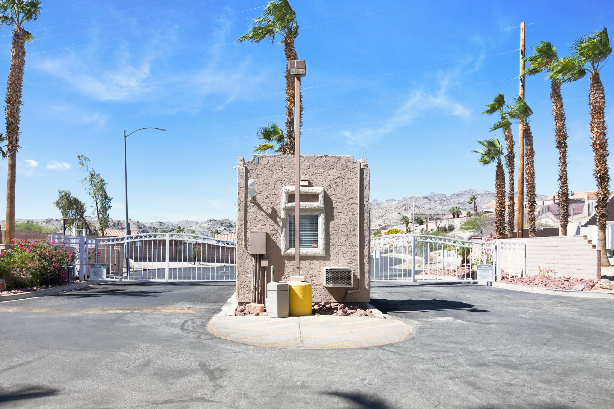 Building Photo - 2076 Mesquite Ln