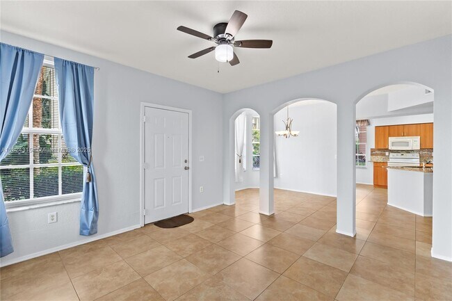 Building Photo - 1309 Belmont Pl