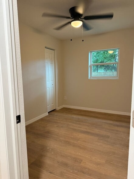 Building Photo - 306 SW 19th Ave