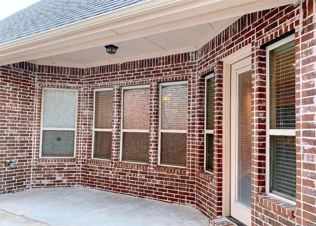Building Photo - 8633 Ludlow Dr