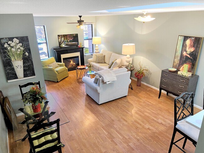 Building Photo - 1575 Ivy Trce