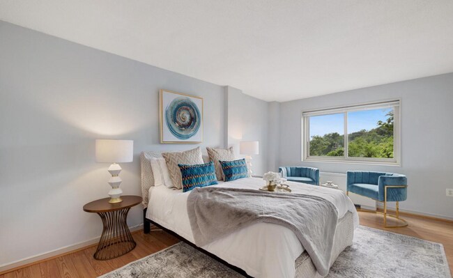 Building Photo - Beautiful Three-Bedroom Apartment In Tacom...