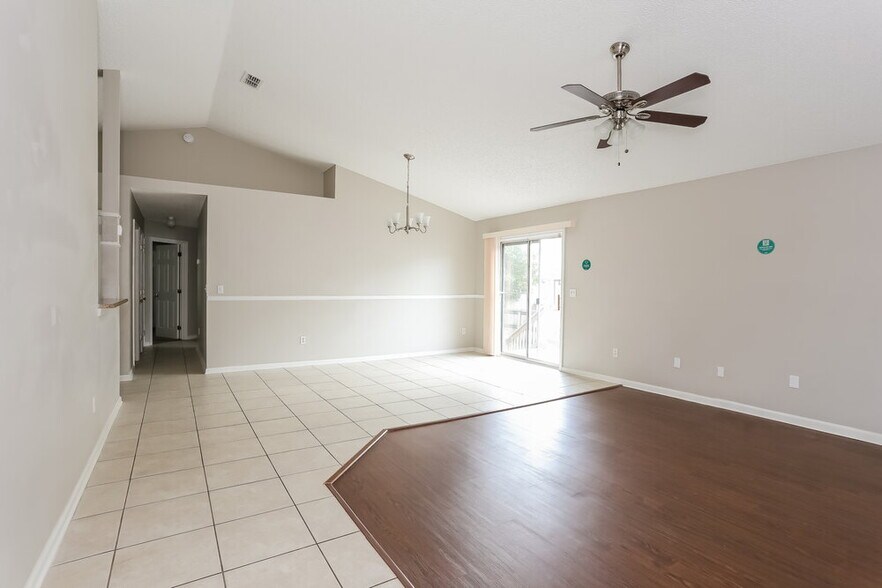 Building Photo - 11214 Mikris Dr S
