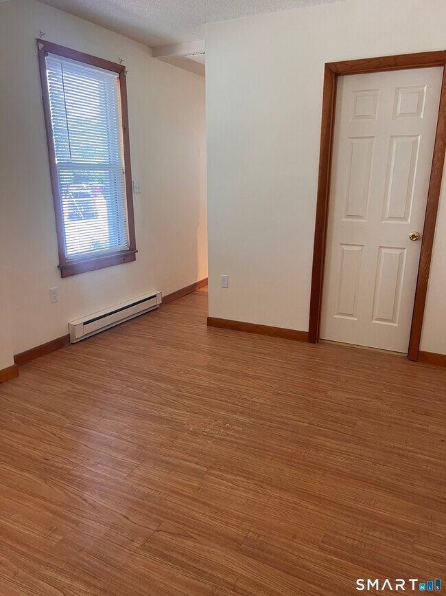 Building Photo - 49 Ledyard Ave