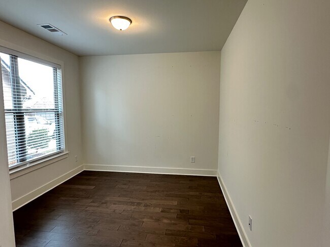 Building Photo - 987 Halletts Peak Pl