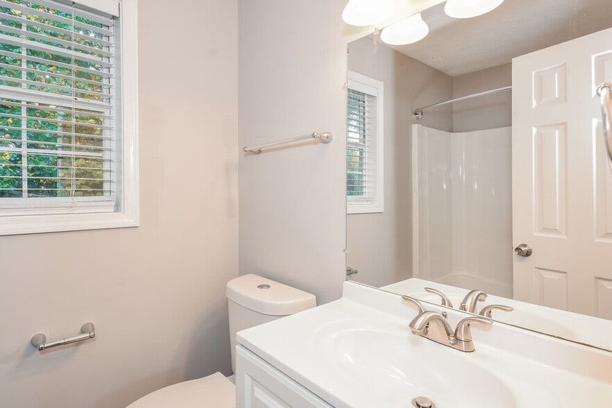 Building Photo - 3756 Cherokee Overlook Dr
