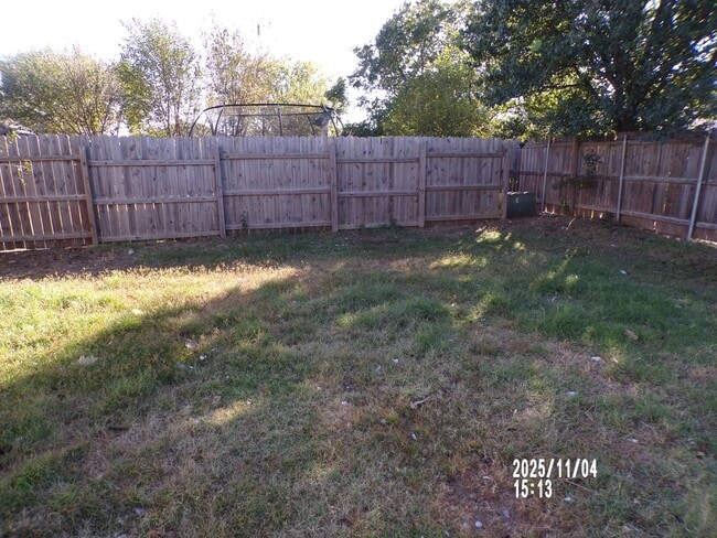 Building Photo - Fresh Paint!!, New Flooring and Granite Co...