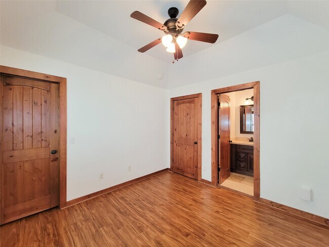 Building Photo - 1801 W 24th St