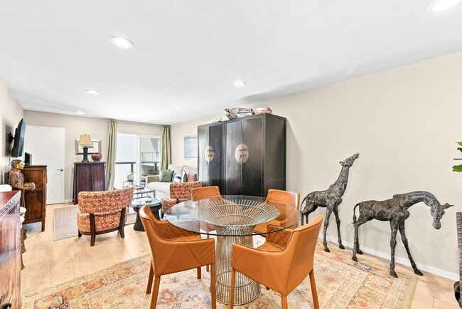 Building Photo - 940 Sealane Dr
