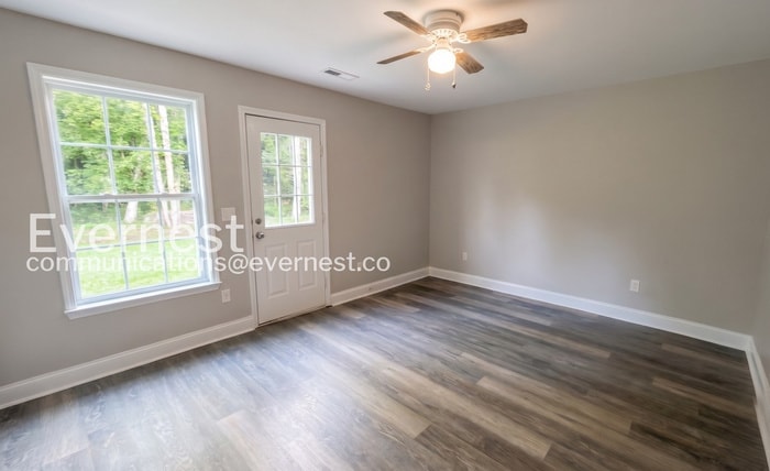 Building Photo - 124 Brown Estates Dr