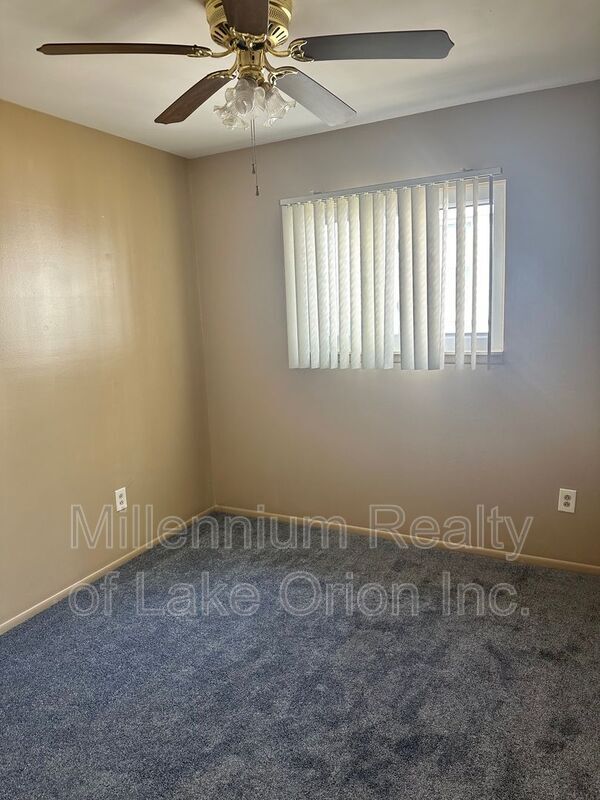 Building Photo - 27532 O'Neil St