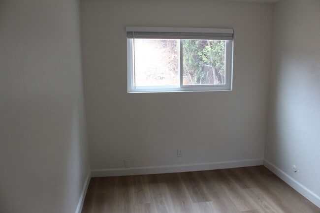 Building Photo - 331 Rebecca Ave